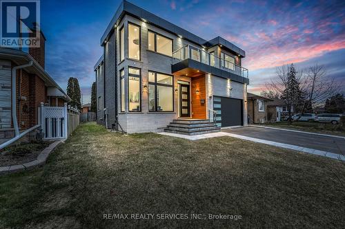 5 Baskerville Crescent, Toronto W08, ON - Outdoor With Facade