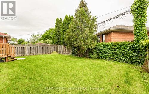 5 Baskerville Crescent, Toronto W08, ON - Outdoor