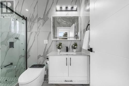 5 Baskerville Crescent, Toronto (Markland Wood), ON - Indoor Photo Showing Bathroom