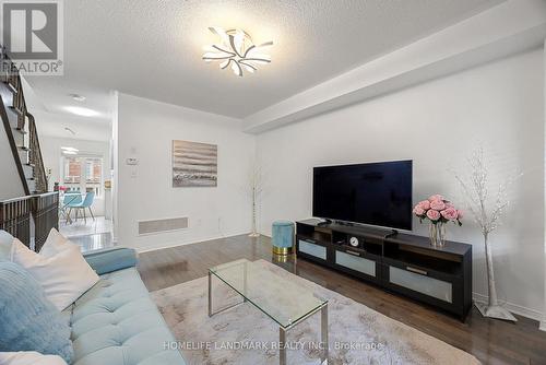 62 Ted Wray Circle, Toronto, ON - Indoor Photo Showing Living Room