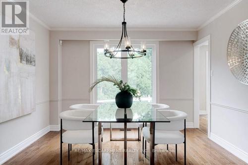 2182 Maplewood Drive, Burlington, ON - Indoor Photo Showing Dining Room