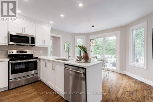 2182 Maplewood Drive, Burlington, ON - Indoor Photo Showing Kitchen With Double Sink With Upgraded Kitchen