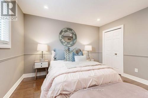 2182 Maplewood Drive, Burlington, ON - Indoor Photo Showing Bedroom