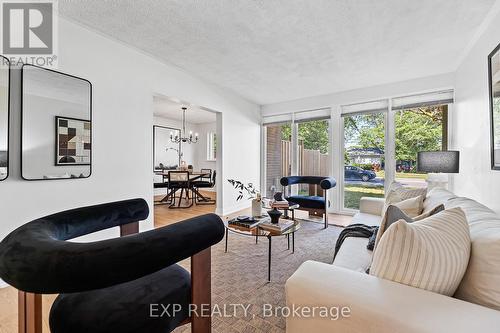 126 Slan Avenue, Toronto, ON - Indoor Photo Showing Living Room