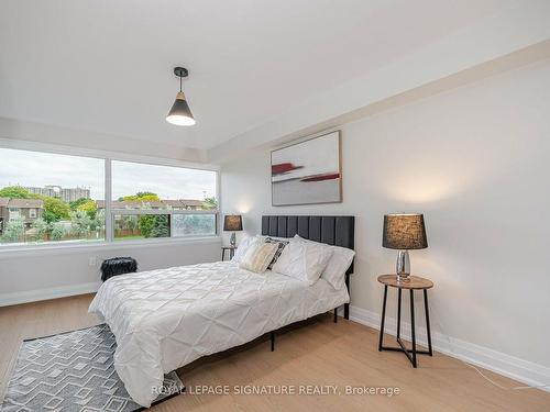 214-475 The West Mall, Toronto, ON - Indoor Photo Showing Bedroom