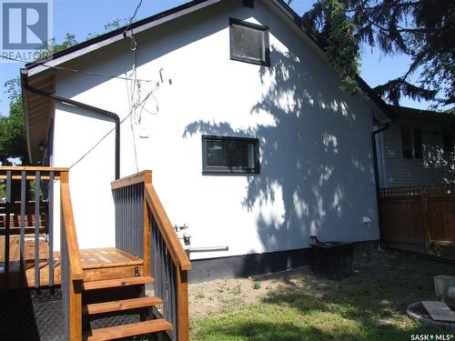 211 2Nd Street W, Leader, SK - Outdoor With Exterior