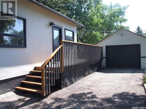 211 2Nd Street W, Leader, SK - Outdoor With Exterior