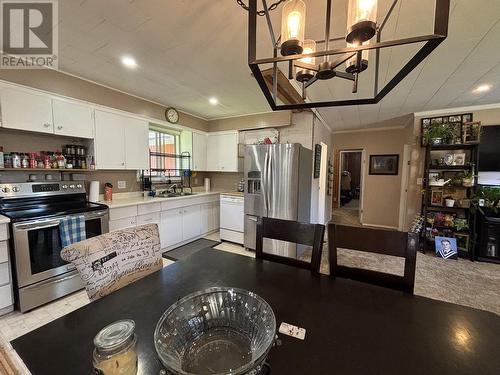 3445 Ponderosa Place, Williams Lake, BC - Indoor Photo Showing Kitchen