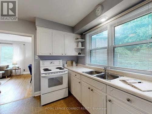 17 Panmure Crescent, Toronto E09, ON - Indoor Photo Showing Kitchen With Double Sink