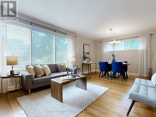 17 Panmure Crescent, Toronto E09, ON - Indoor Photo Showing Living Room