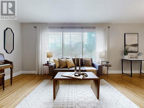 17 Panmure Crescent, Toronto E09, ON - Indoor Photo Showing Living Room