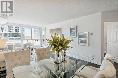 605 - 7 Broadway Avenue, Toronto C10, ON - Indoor Photo Showing Living Room