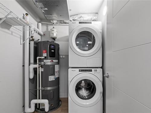 108-4820 Cedar Ridge Pl, Nanaimo, BC - Indoor Photo Showing Laundry Room