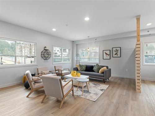 108-4820 Cedar Ridge Pl, Nanaimo, BC - Indoor Photo Showing Living Room