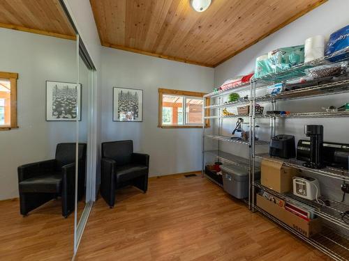 4609 Kamloops Shuswap Road, Kamloops, BC - Indoor Photo Showing Other Room