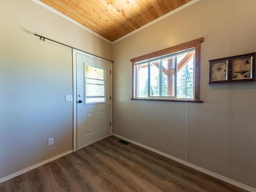 4609 Kamloops Shuswap Road, Kamloops, BC - Indoor Photo Showing Other Room