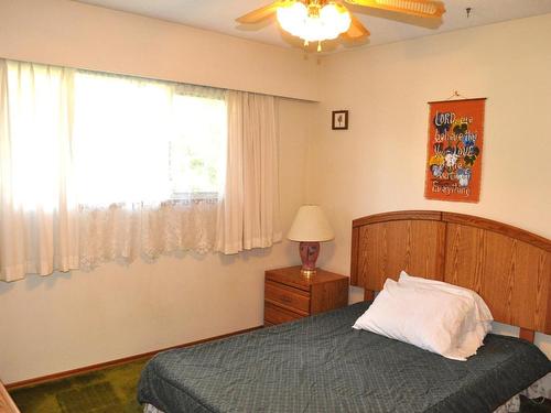 884 Desmond Street, Kamloops, BC - Indoor Photo Showing Bedroom