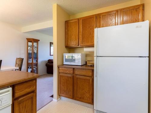 310 Cinnibar Crt, Logan Lake, BC - Indoor Photo Showing Kitchen