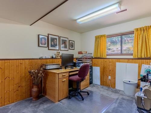 310 Cinnibar Crt, Logan Lake, BC - Indoor Photo Showing Office