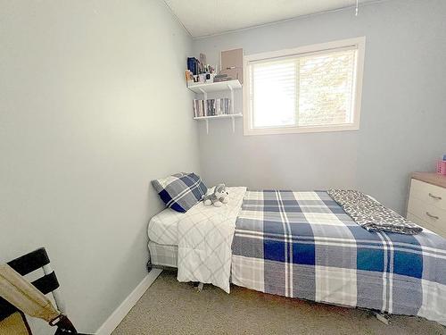 54-1605 Summit Drive, Kamloops, BC - Indoor Photo Showing Bedroom