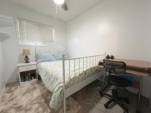 54-1605 Summit Drive, Kamloops, BC - Indoor Photo Showing Bedroom