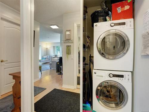 203-3133 Tillicum Rd, Saanich, BC - Indoor Photo Showing Laundry Room