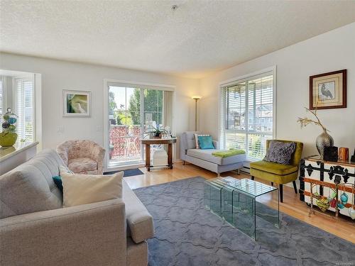 203-3133 Tillicum Rd, Saanich, BC - Indoor Photo Showing Living Room