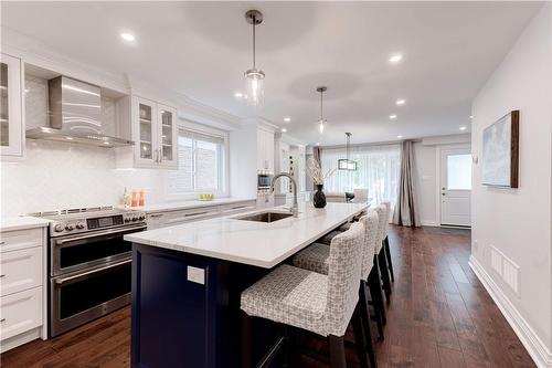 55 Culham Street, Oakville, ON - Indoor Photo Showing Kitchen With Upgraded Kitchen