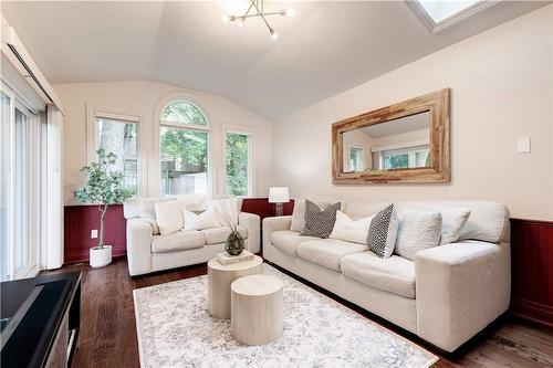 55 Culham Street, Oakville, ON - Indoor Photo Showing Living Room