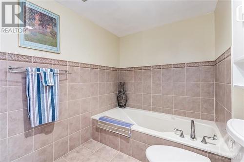 215 Somerset Street W Unit#202, Ottawa, ON - Indoor Photo Showing Bathroom