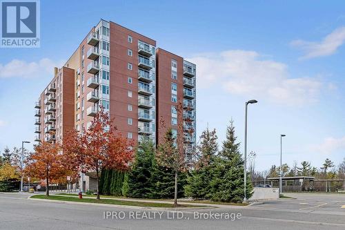 208 - 200 Halton Hills Drive, Halton Hills (Georgetown), ON - Outdoor