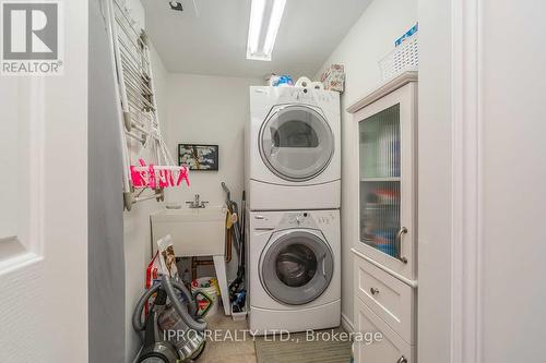 208 - 200 Halton Hills Drive, Halton Hills (Georgetown), ON - Indoor Photo Showing Laundry Room