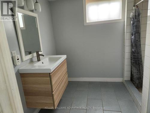 247 Berry Road, Toronto (Stonegate-Queensway), ON - Indoor Photo Showing Bathroom