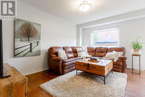 2292 Saddlecreek Crescent, Oakville, ON - Indoor Photo Showing Living Room