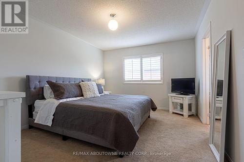 2292 Saddlecreek Crescent, Oakville, ON - Indoor Photo Showing Bedroom