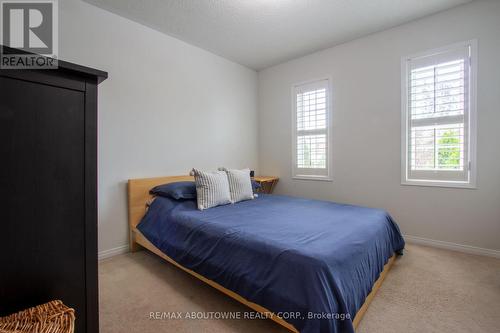 2292 Saddlecreek Crescent, Oakville, ON - Indoor Photo Showing Bedroom