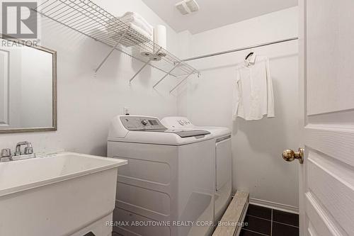 2292 Saddlecreek Crescent, Oakville, ON - Indoor Photo Showing Laundry Room