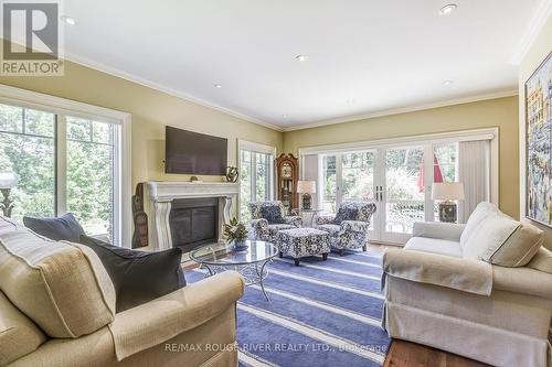 380 Nassau Street, Niagara-On-The-Lake, ON - Indoor Photo Showing Living Room With Fireplace