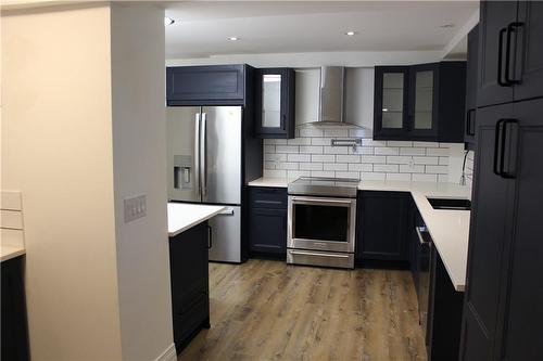 574 Clark Avenue, Burlington, ON - Indoor Photo Showing Kitchen With Upgraded Kitchen