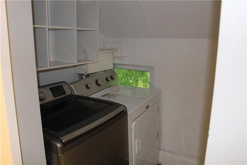 574 Clark Avenue, Burlington, ON - Indoor Photo Showing Laundry Room