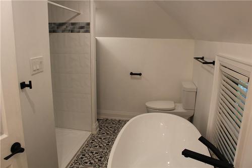 574 Clark Avenue, Burlington, ON - Indoor Photo Showing Bathroom