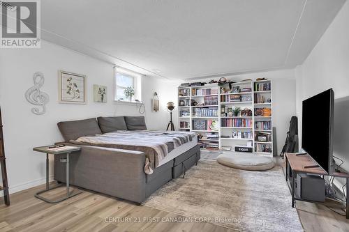 454 Salisbury Street, London, ON - Indoor Photo Showing Bedroom