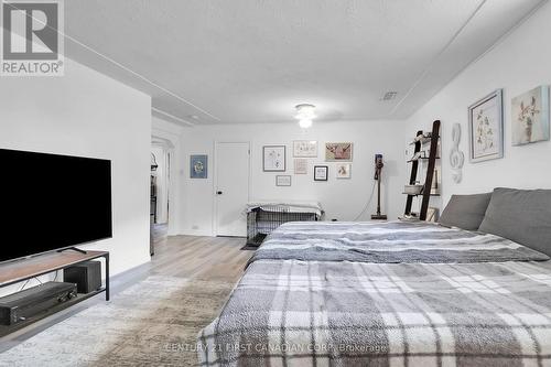 454 Salisbury Street, London, ON - Indoor Photo Showing Bedroom