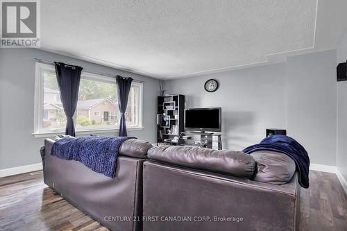 454 Salisbury Street, London, ON - Indoor Photo Showing Living Room