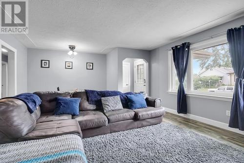 454 Salisbury Street, London, ON - Indoor Photo Showing Living Room