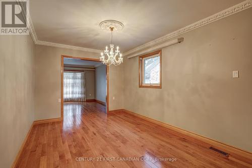 216 Highbury Avenue N, London, ON - Indoor Photo Showing Other Room