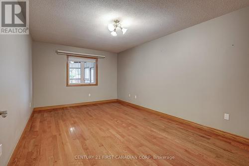 216 Highbury Avenue N, London, ON - Indoor Photo Showing Other Room