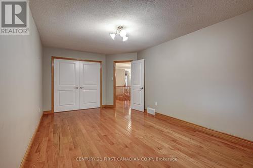 216 Highbury Avenue N, London, ON - Indoor Photo Showing Other Room