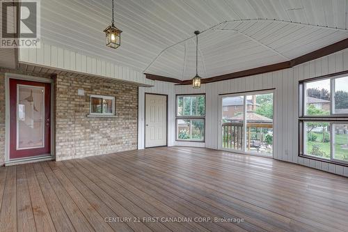 216 Highbury Avenue N, London, ON - Indoor Photo Showing Other Room