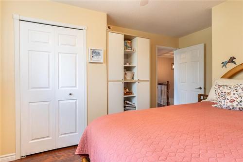 10 Montebello Court, Hamilton, ON - Indoor Photo Showing Bedroom